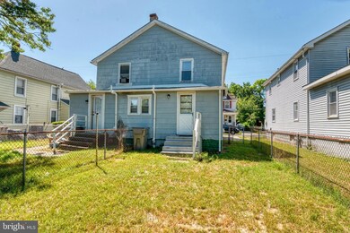 227 W Buck St, Paulsboro, NJ 08066 - photo 4