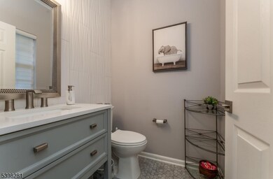 1508 Megan Cir, Stewartsville, NJ 08886 - photo 5