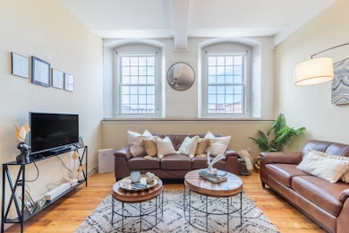 Fantastic One Bedroom: 18-419