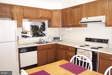 58 Roger Valley Ct, Parkville, MD 21234 - photo 4