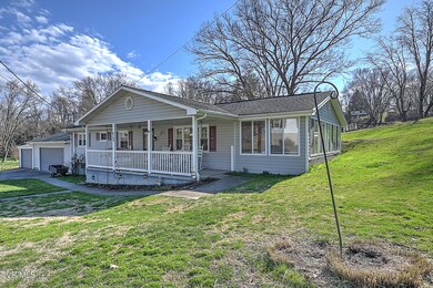 194 Spring Dr, Johnson City, TN 37601 - photo 4