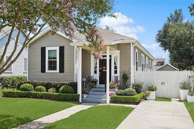 Front of House, driveway