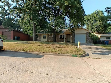 1320 Parkwoods Ct, Oklahoma City, OK 73110 - photo 2