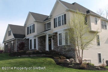1005 Manor Dr, Mountain Top, PA 18707 - photo 2