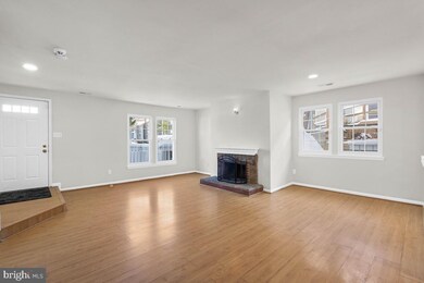 20030 Appledowre Cir, Germantown, MD 20876 - photo 5