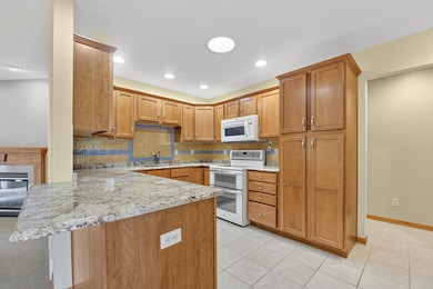 4733 Westbrook Ct, Appleton, WI 54913 - photo 7