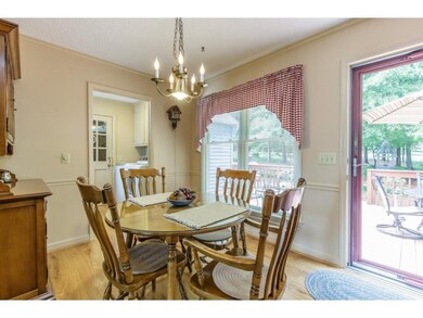 Breakfast room so sunny