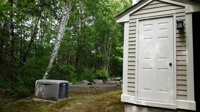 135 Ayres Cove Rd, Barrington, NH 03825 - photo 4