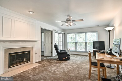 9259 Cardinal Forest Ln unit 201, Lorton, VA 22079 - photo 4