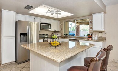 827 E Village Cir Dr S-large-007-7-Kitch