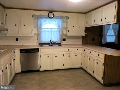 1541 Richard Ave, Chambersburg, PA 17201 - photo 5