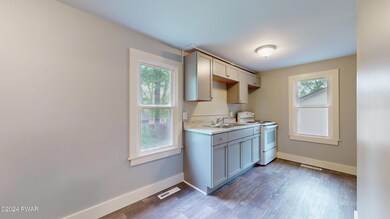 228 Highland St, Hawley, PA 18428 - photo 2