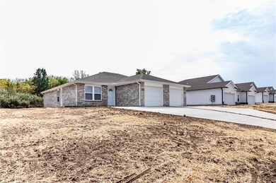 1503 Coventry Ct, Warrensburg, MO 64093 - photo 6