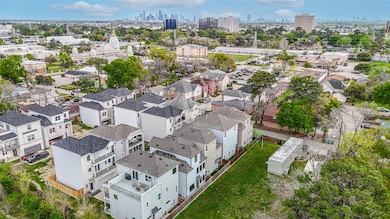 1442 W 34th 1/2 St, Houston, TX 77018 - photo 5