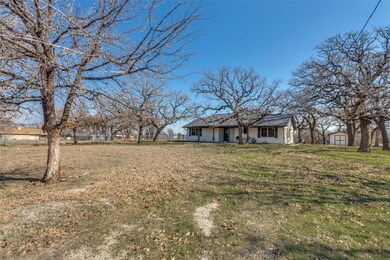 516 North Ave E, Springtown, TX 76082 - photo 4