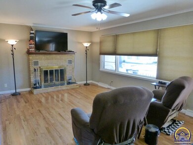 3224 SW Dorr St, Topeka, KS 66604 - photo 3