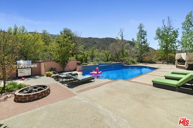 2091 Mckain St, Calabasas, CA 91302 - photo 7