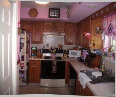 3549 Limestone Dr, Whitehall, PA 18052 - photo 5