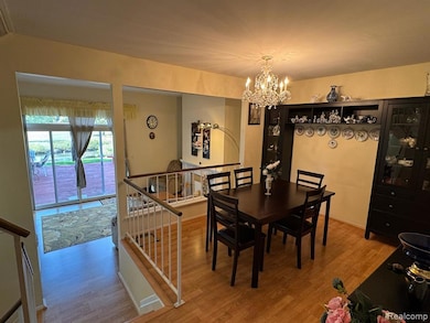 5377 Breeze Hill Place unit 10, Troy, MI 48098 - photo 4