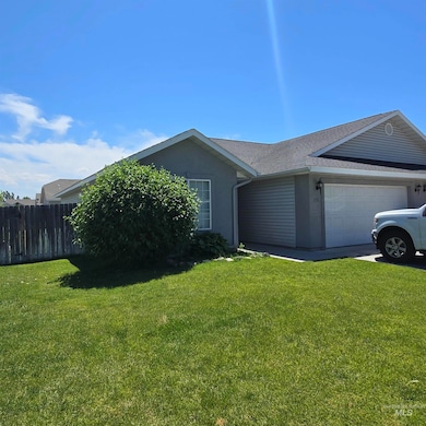 731 Caswell Ave W, Twin Falls, ID 83301 - photo 4