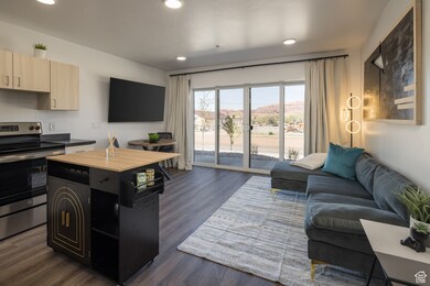 ***Photos are of a similar unit.***