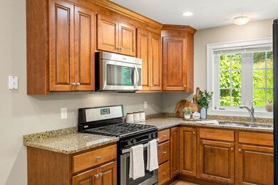 9 Cascade Cir, Merrimack, NH 03054 - photo 3