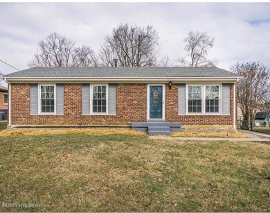 9317 Hudson Ln, Louisville, KY 40291 - photo 2