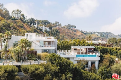 1460 Laurel Way, Beverly Hills, CA 90210 - photo 2