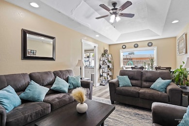 726 Wyoming St, Gooding, ID 83330 - photo 5