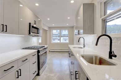 210 Kearsing Pkwy unit A, Monsey, NY 10952 - photo 2