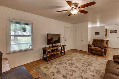 257 Sawyersville Rd, Asheboro, NC 27205 - photo 5