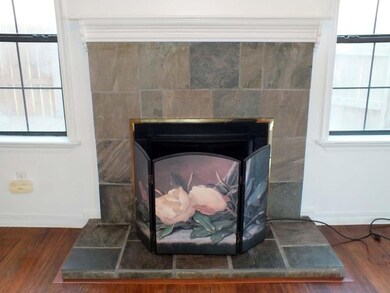 06 Fireplace 1