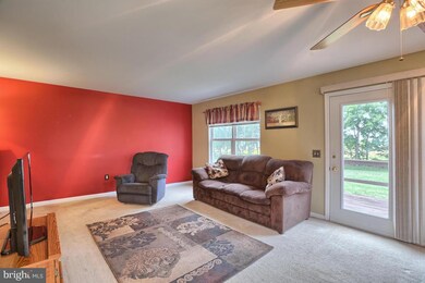 4065 Buttonwood Dr, Mount Joy, PA 17552 - photo 4