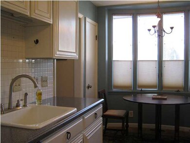 Updated eat-in kitchen