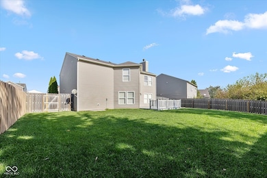 5557 Floating Leaf Dr, Indianapolis, IN 46237 - photo 2