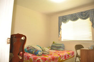 9510 Kingsvalley St, Houston, TX 77075 - photo 7