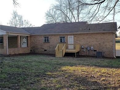 6130 Muddy Creek Rd, High Point, NC 27263 - photo 5