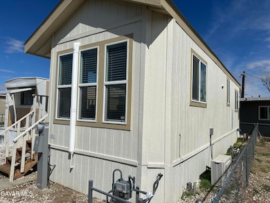 1449 E Avenue I unit C8, Lancaster, CA 93535 - photo 3