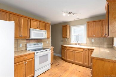 Plenty of counter and cabinet space