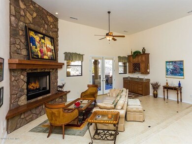 005_Living room