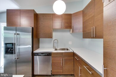 9016 Honeybee Ln, Bethesda, MD 20817 - photo 6