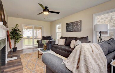 Living Room (5)