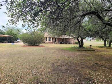 2009 Adams Ln S, Azle, TX 76020 - photo 4