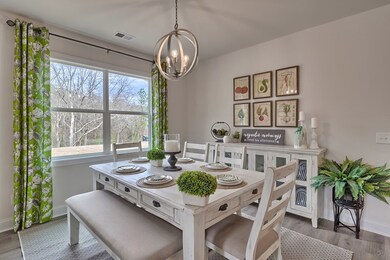 eat in kitchen model home pic