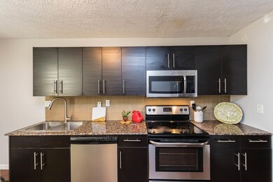 1121 Franklin Ave-15