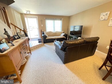 15065 Maple Glen Ct, Dumfries, VA 22025 - photo 5