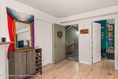 09-488RiverViewDr402_24020710