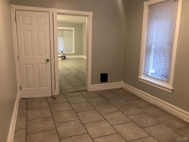 726 N 5th St, Allentown, PA 18102 - photo 4