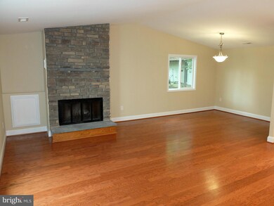 9120 Goldamber Garth, Columbia, MD 21045 - photo 4
