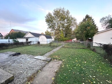 135 S Jefferson St, Knightstown, IN 46148 - photo 2